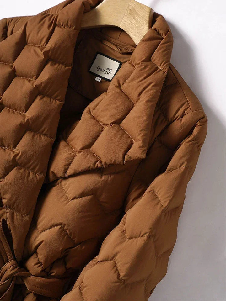 Antonella™ | Manteau Élégant en Plumes avec Ceinture