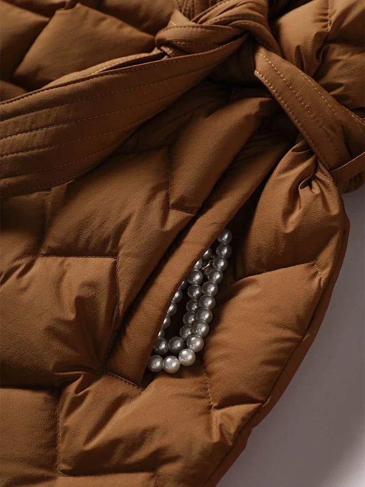 Antonella™ | Manteau Élégant en Plumes avec Ceinture